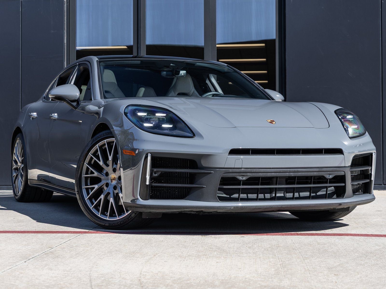 2025 Porsche Panamera 4