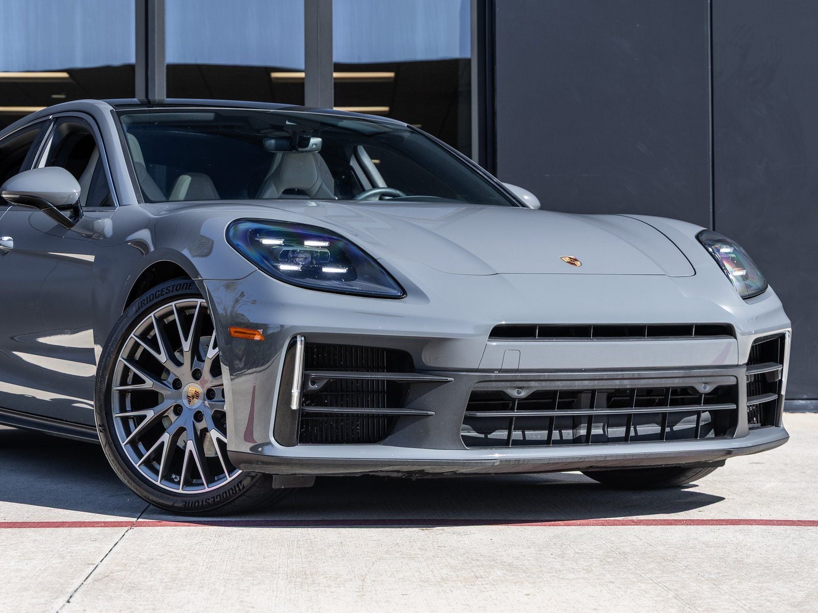 2025 Porsche Panamera 4