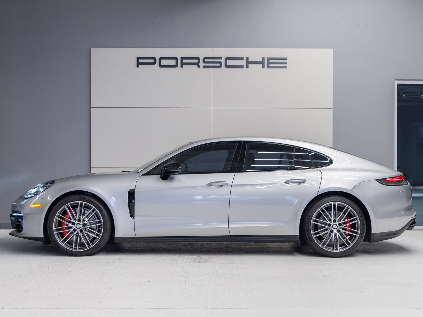 2023 Porsche Panamera 4S
