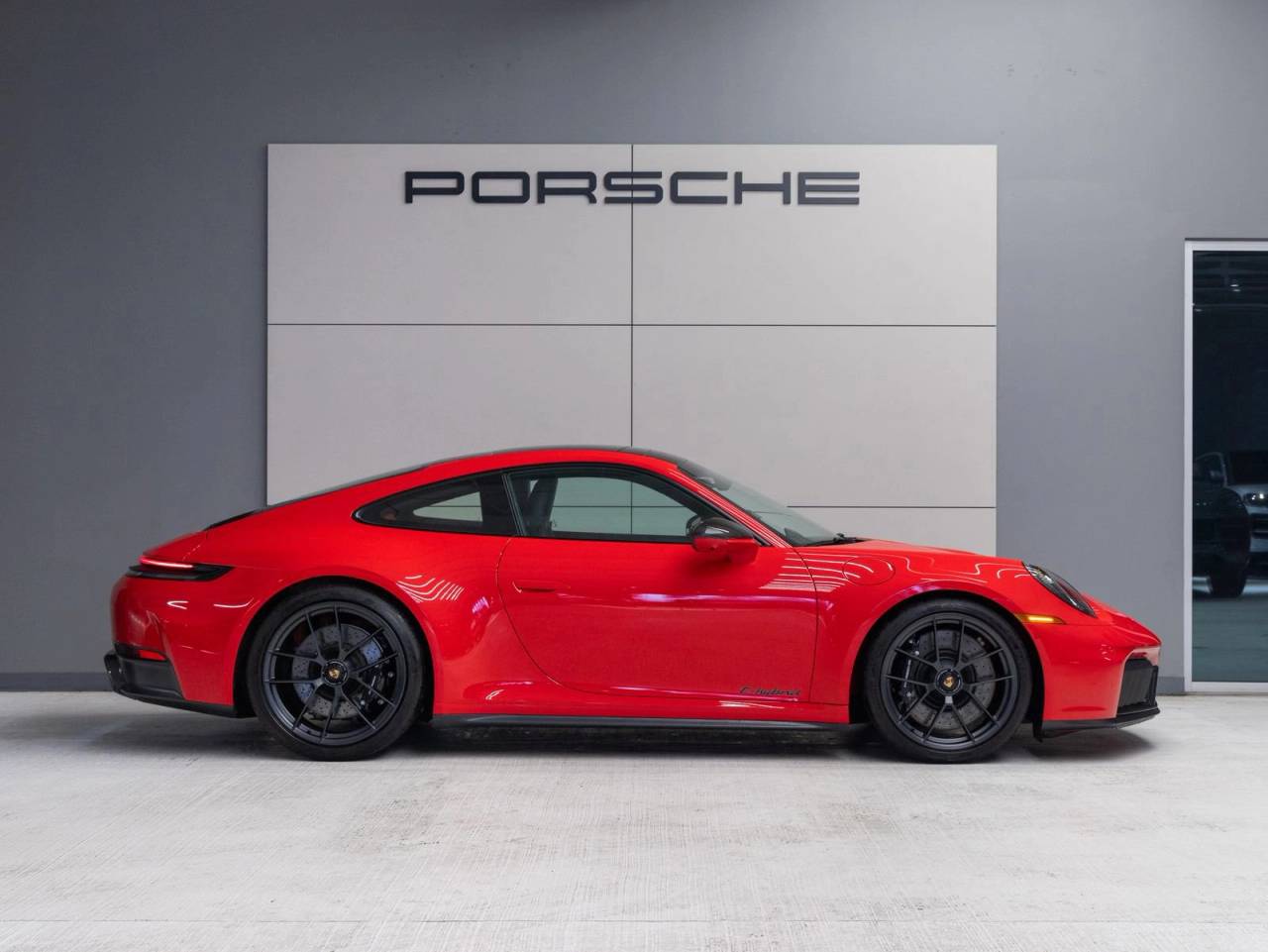 2025 Porsche 911 Carrera GTS