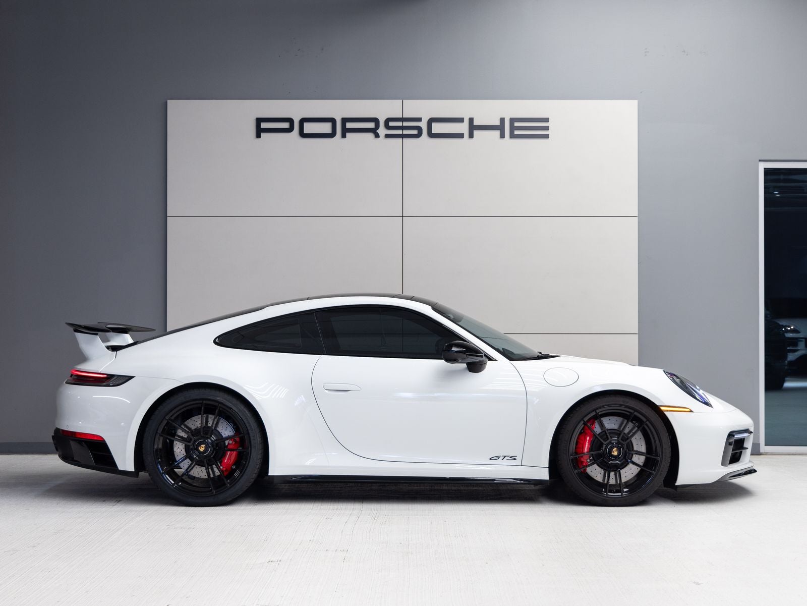 2024 Porsche 911 Carrera GTS