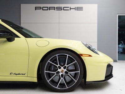 2025 Porsche 911 Carrera 4 GTS