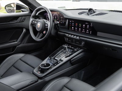 2025 Porsche 911 Carrera 4 GTS