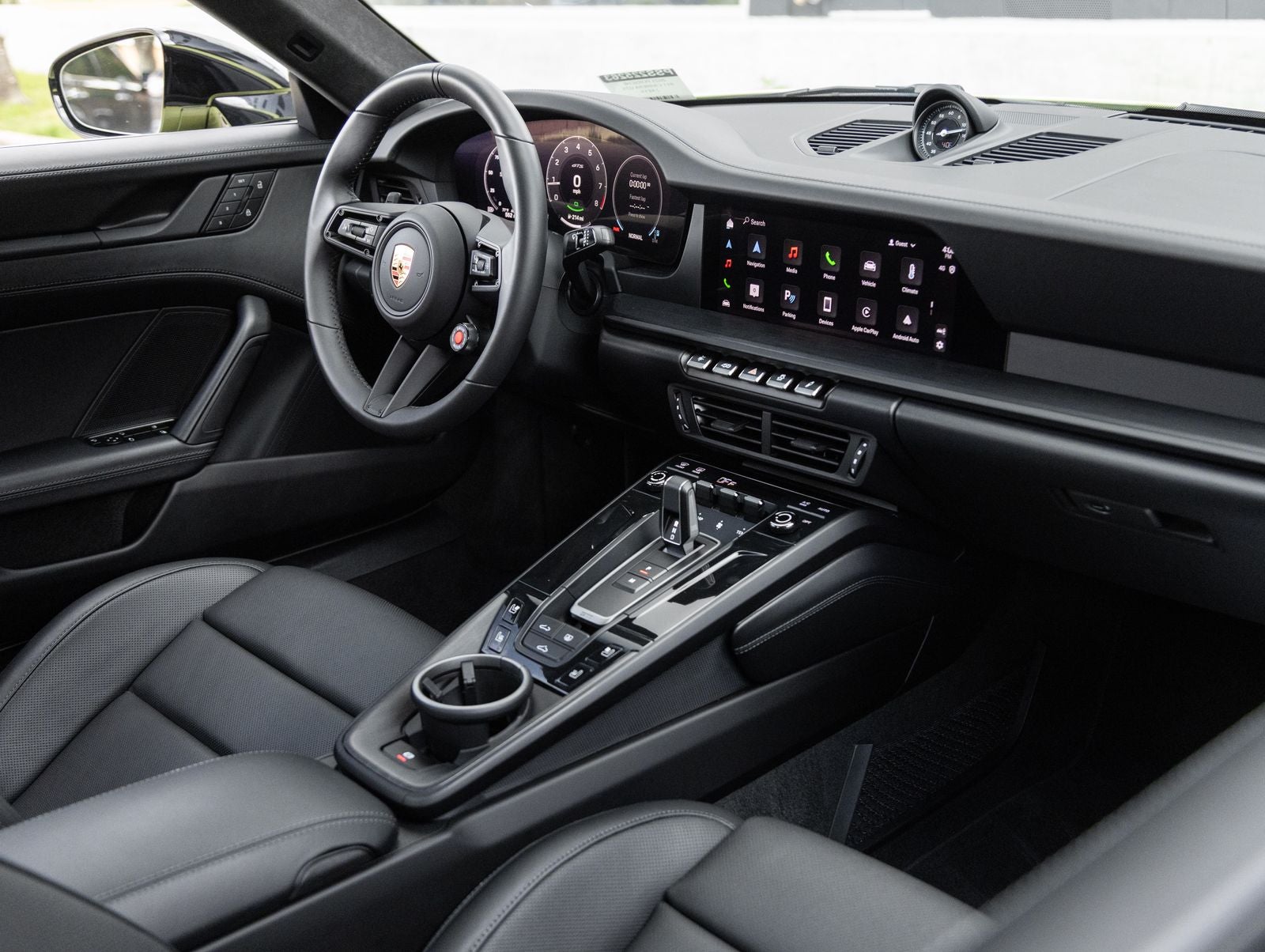 2025 Porsche 911 Carrera 4 GTS
