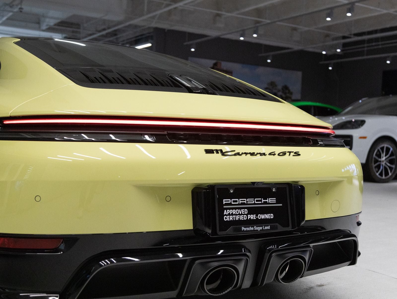 2025 Porsche 911 Carrera 4 GTS