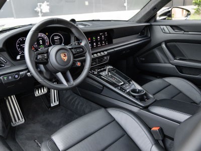 2025 Porsche 911 Carrera 4 GTS