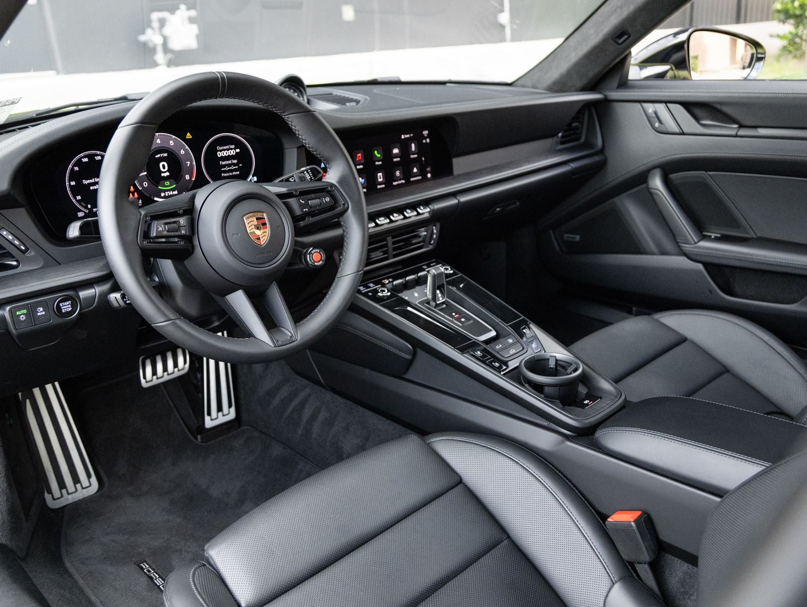 2025 Porsche 911 Carrera 4 GTS