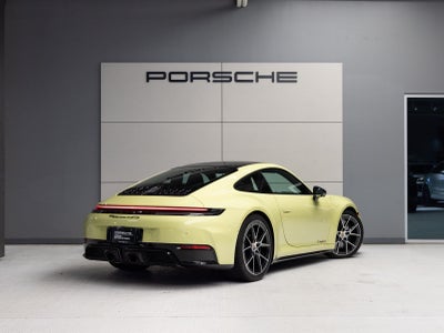 2025 Porsche 911 Carrera 4 GTS