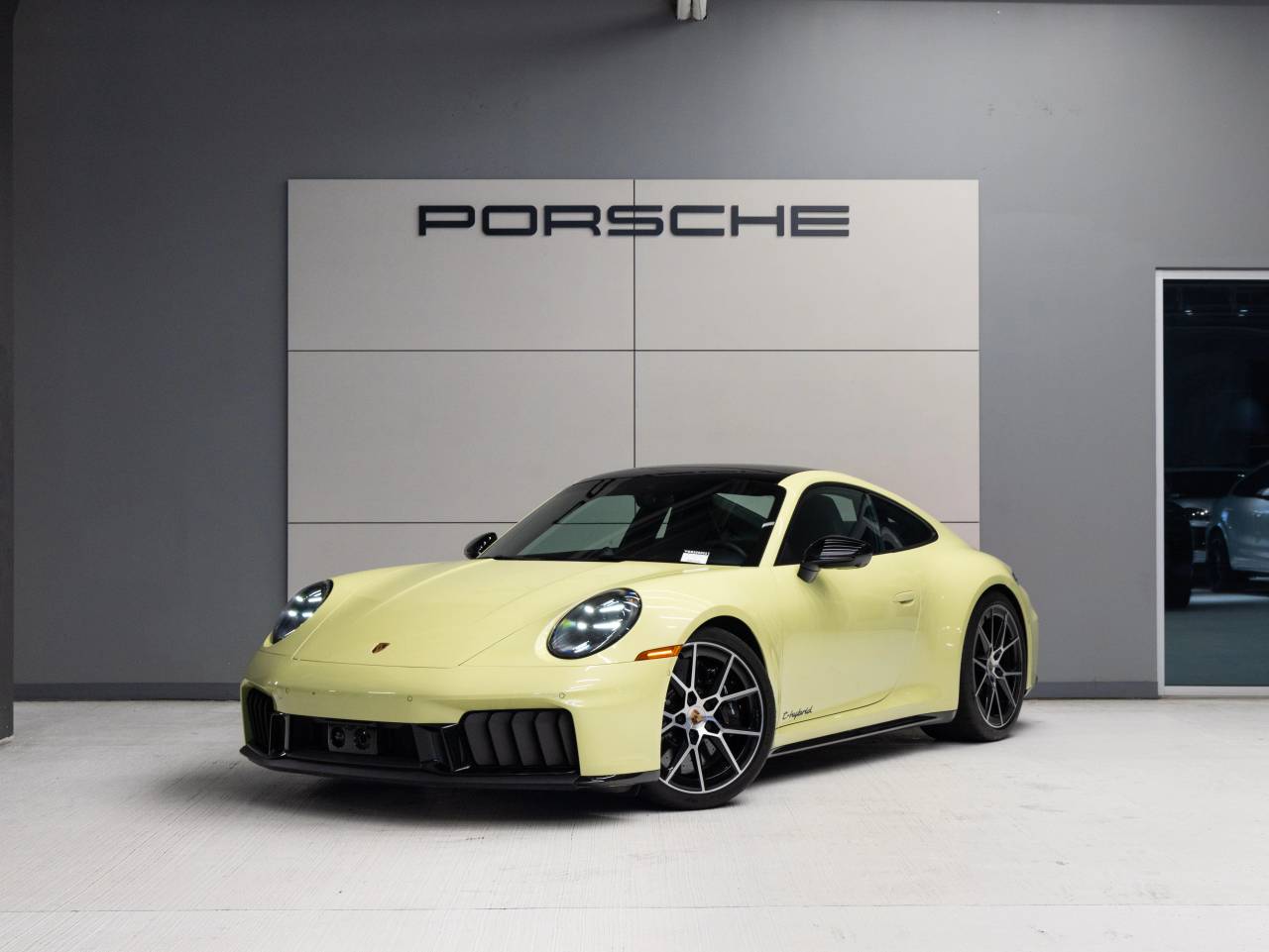 2025 Porsche 911 GTS