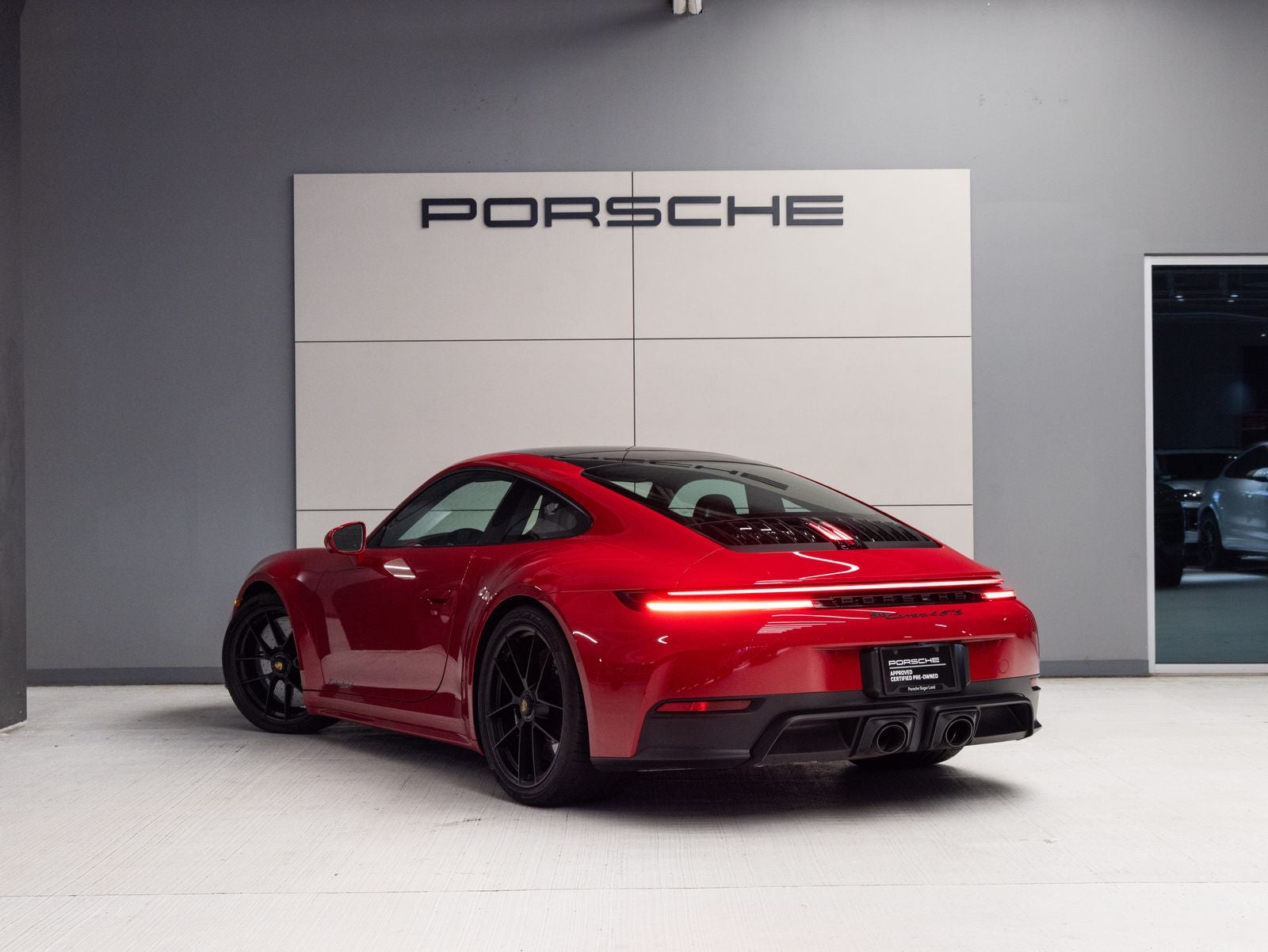 2025 Porsche 911 Carrera 4 GTS