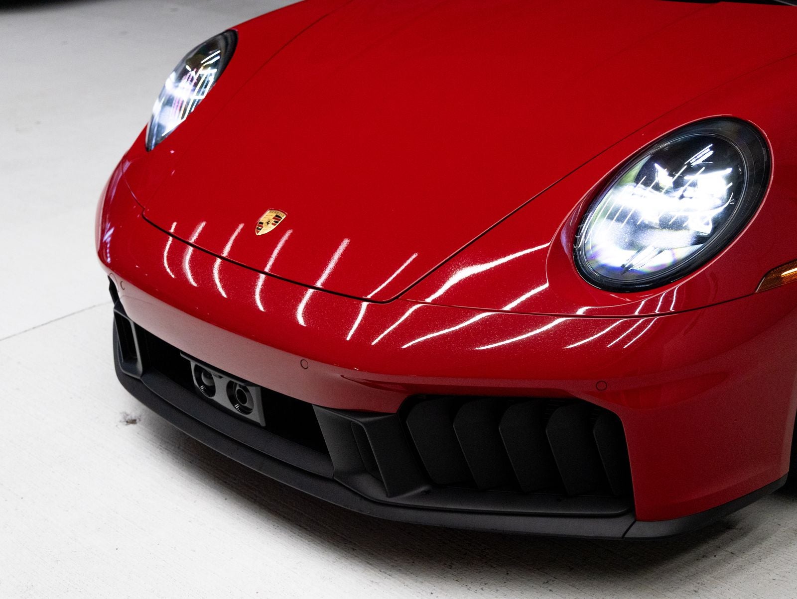 2025 Porsche 911 Carrera 4 GTS