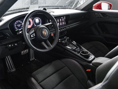 2025 Porsche 911 Carrera 4 GTS