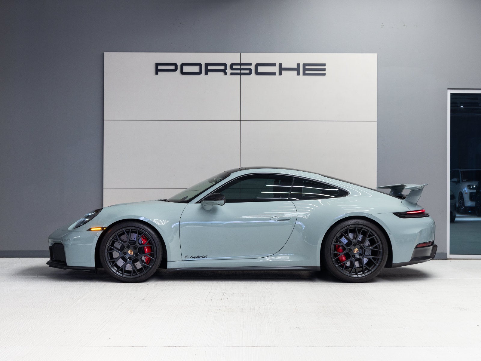 2025 Porsche 911 911 Carrera GTS