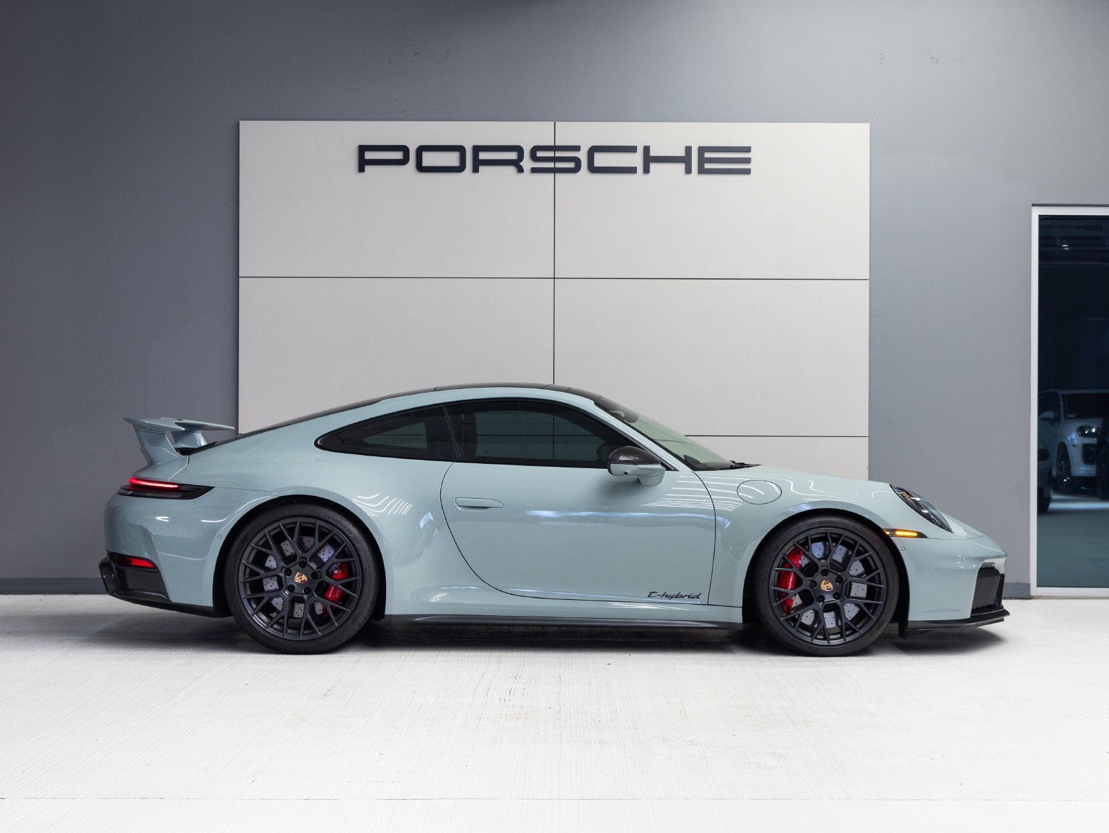 2025 Porsche 911 911 Carrera GTS