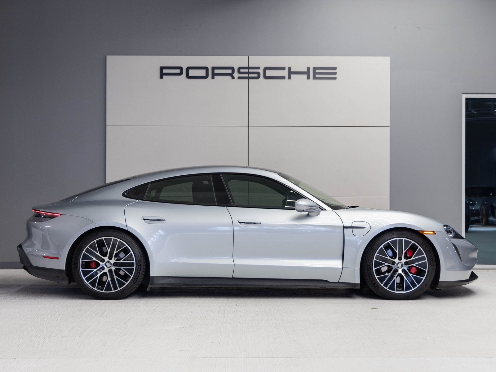 2022 Porsche Taycan Taycan 4S (MY22)