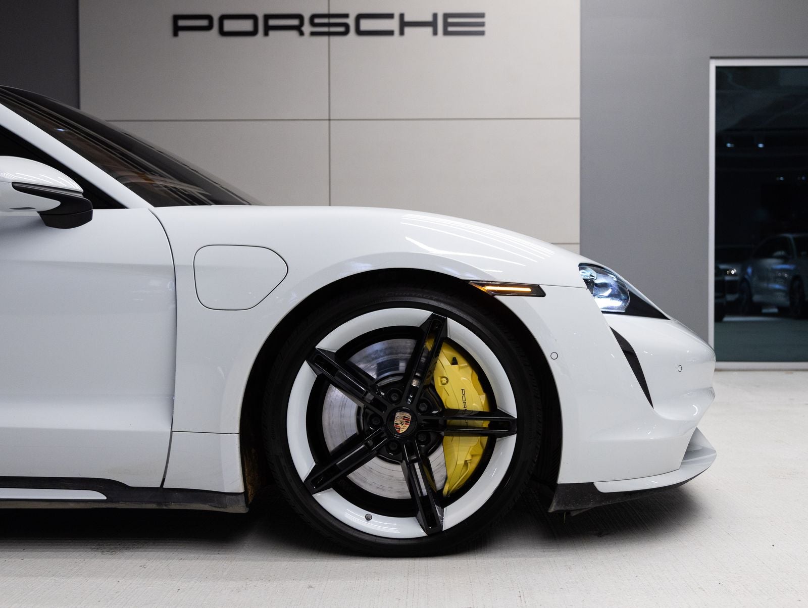 2020 Porsche Taycan Taycan Turbo