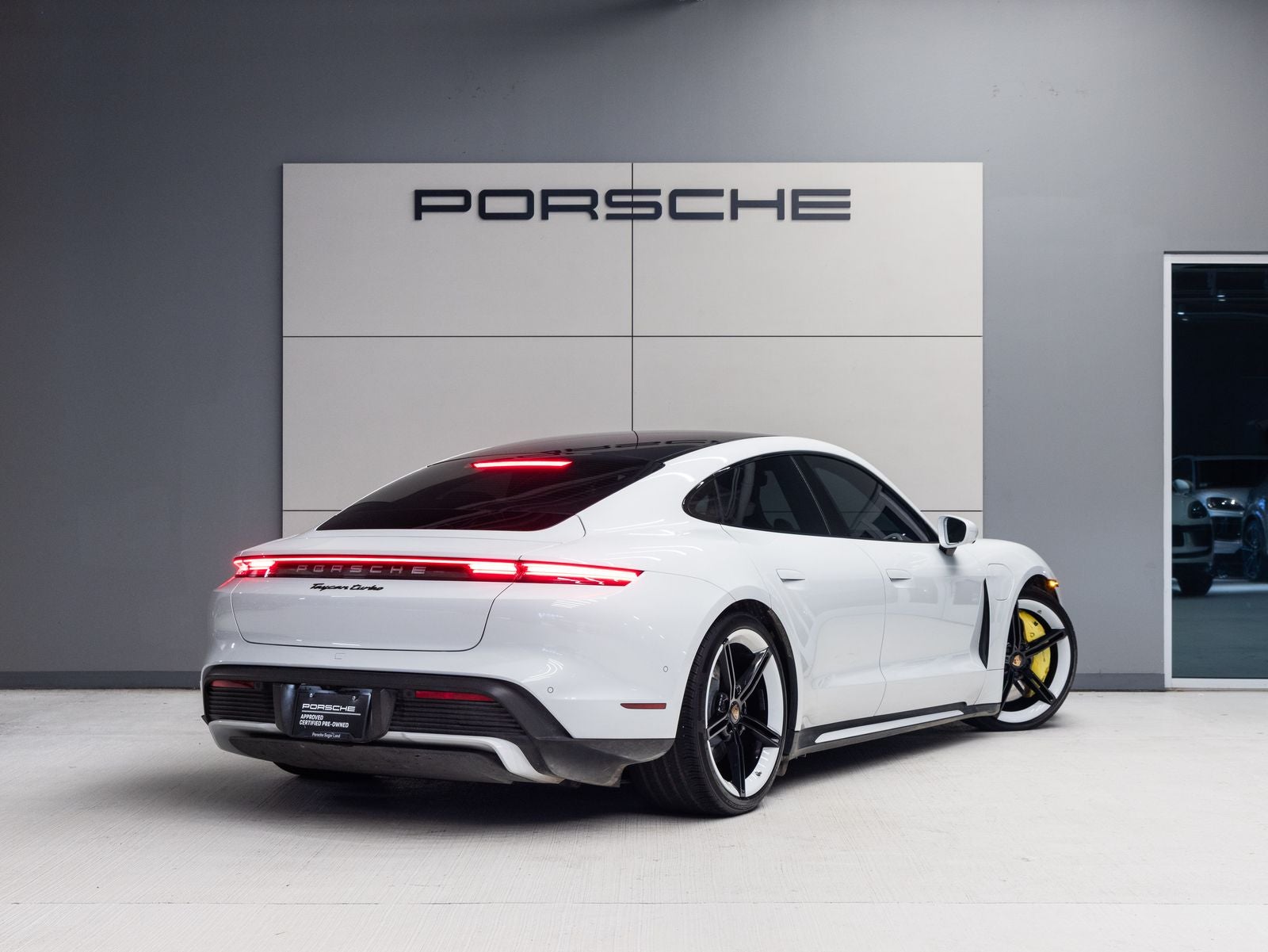 2020 Porsche Taycan Taycan Turbo