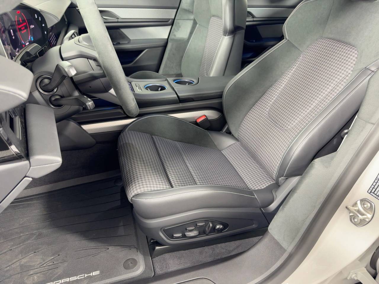 2026 Porsche Taycan GTS