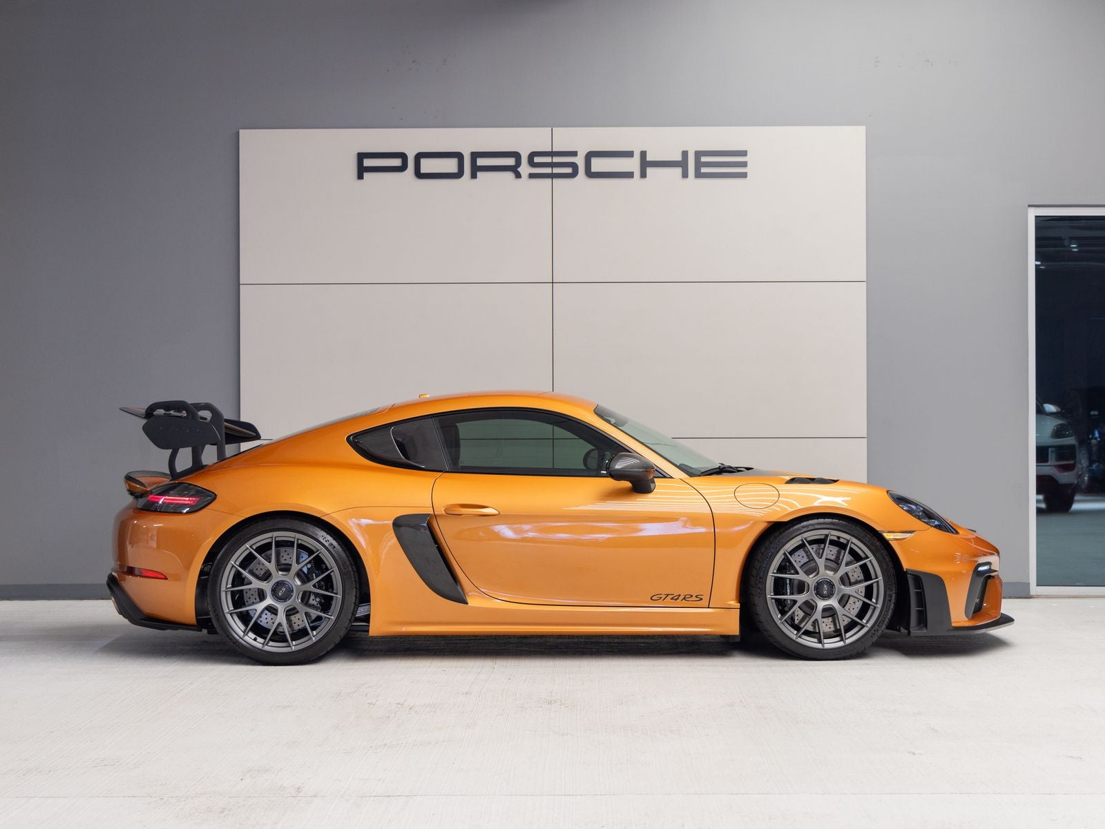 2024 Porsche 718 Cayman GT4 RS