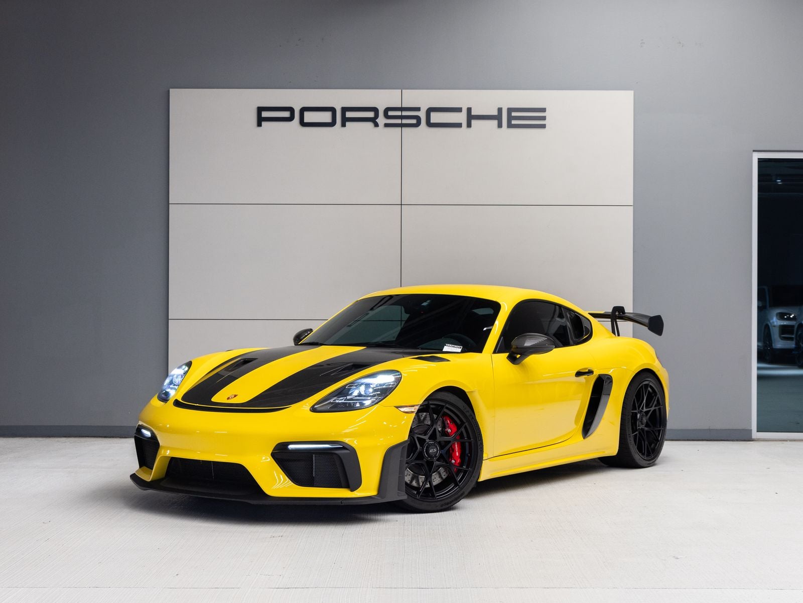 2024 Porsche 718 Cayman GT4 RS