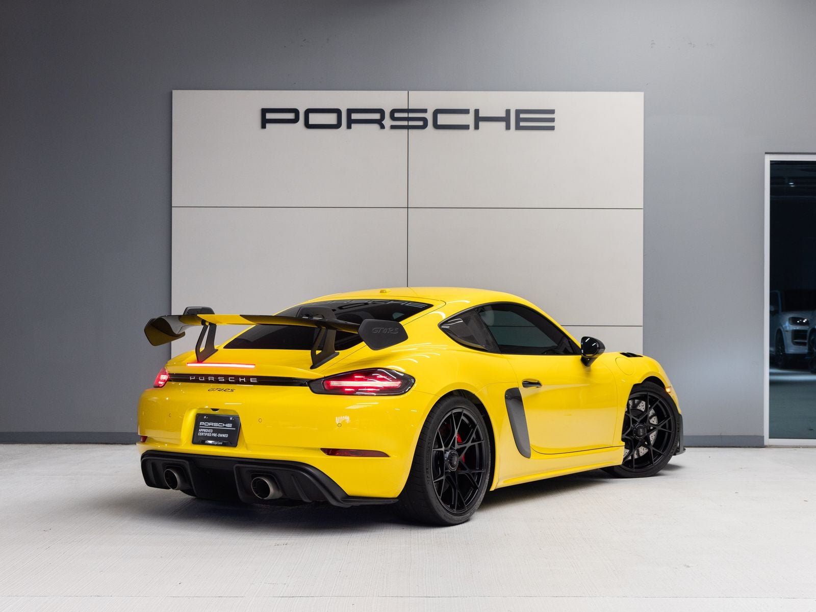 2024 Porsche 718 Cayman GT4 RS
