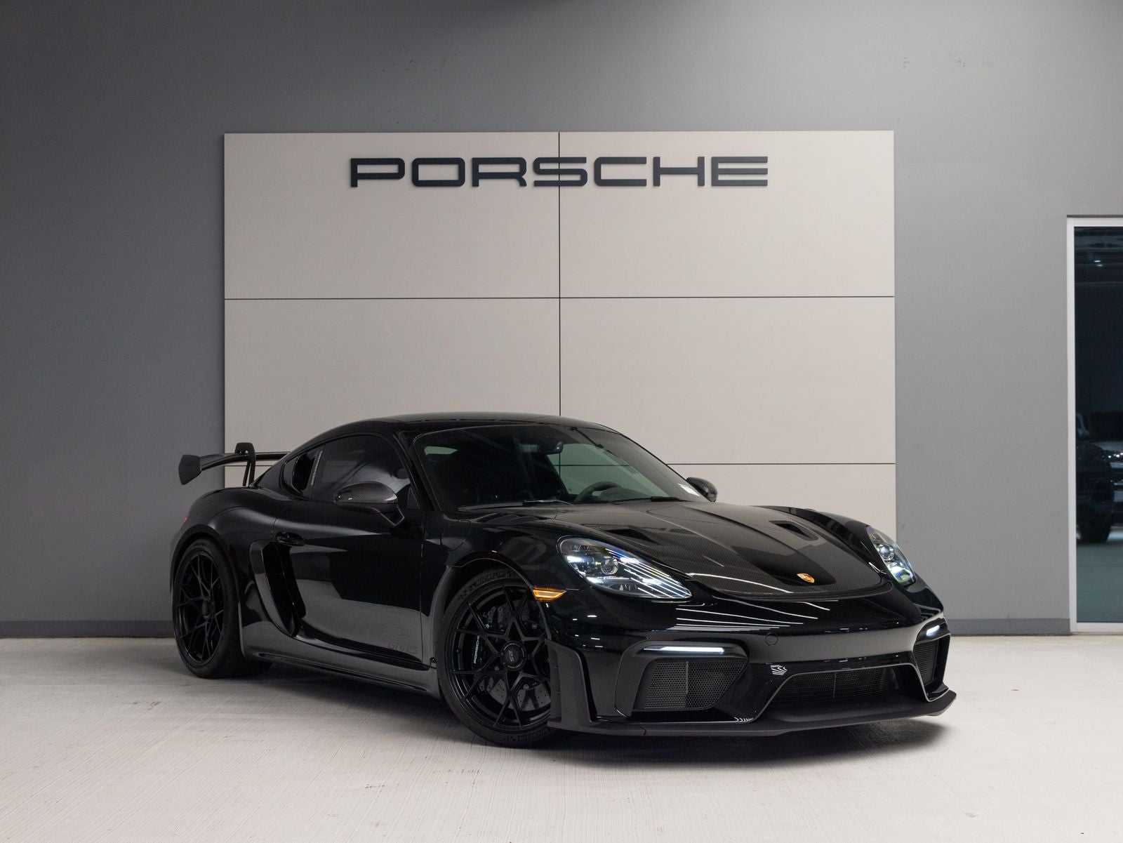 2024 Porsche 718 Cayman GT4 RS