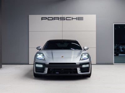 2025 Porsche Panamera 4 E-Hybrid