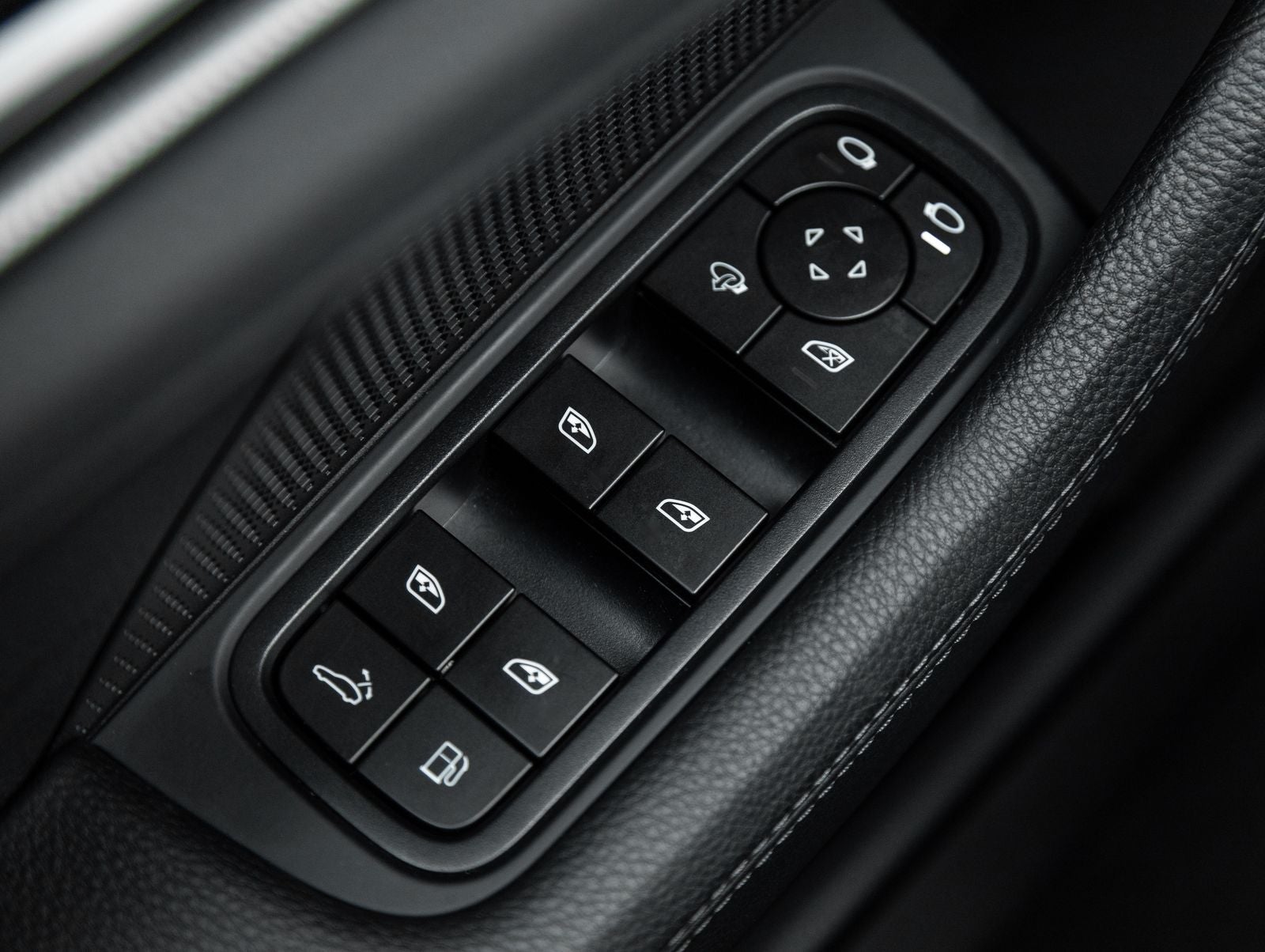 2025 Porsche Panamera 4 E-Hybrid