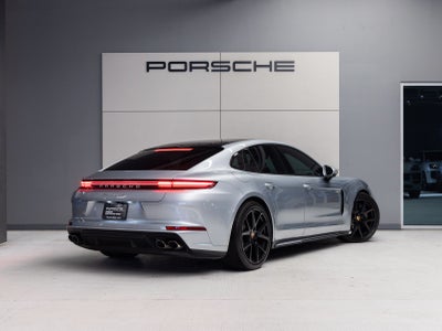 2025 Porsche Panamera 4 E-Hybrid