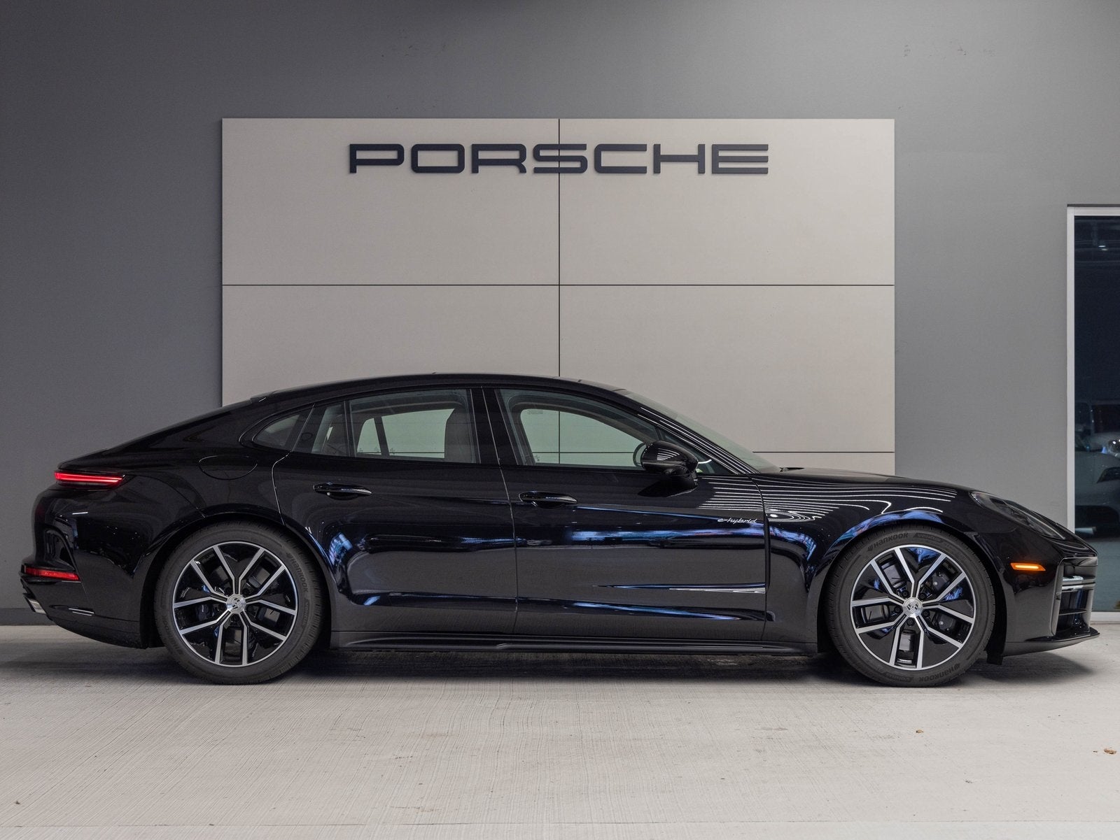 2026 Porsche Panamera Panamera 4 E-Hybrid