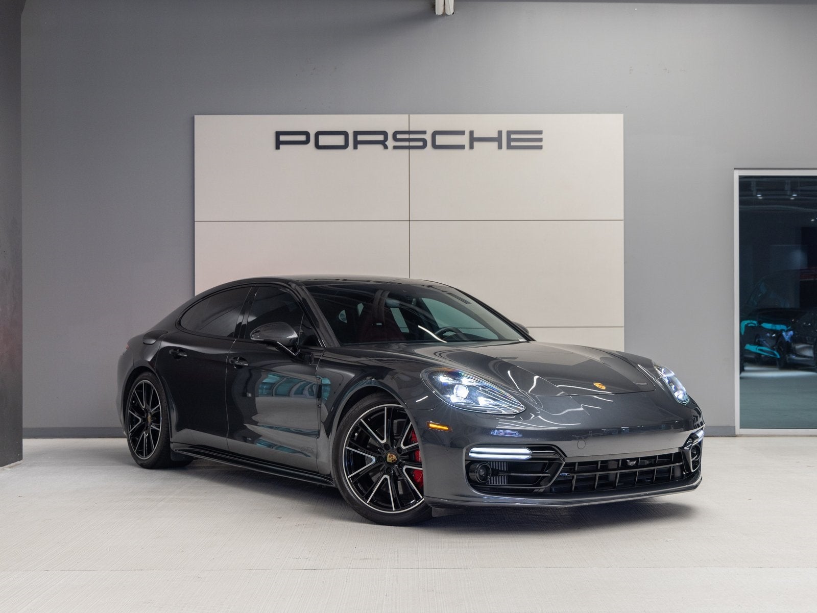 2020 Porsche Panamera Panamera GTS