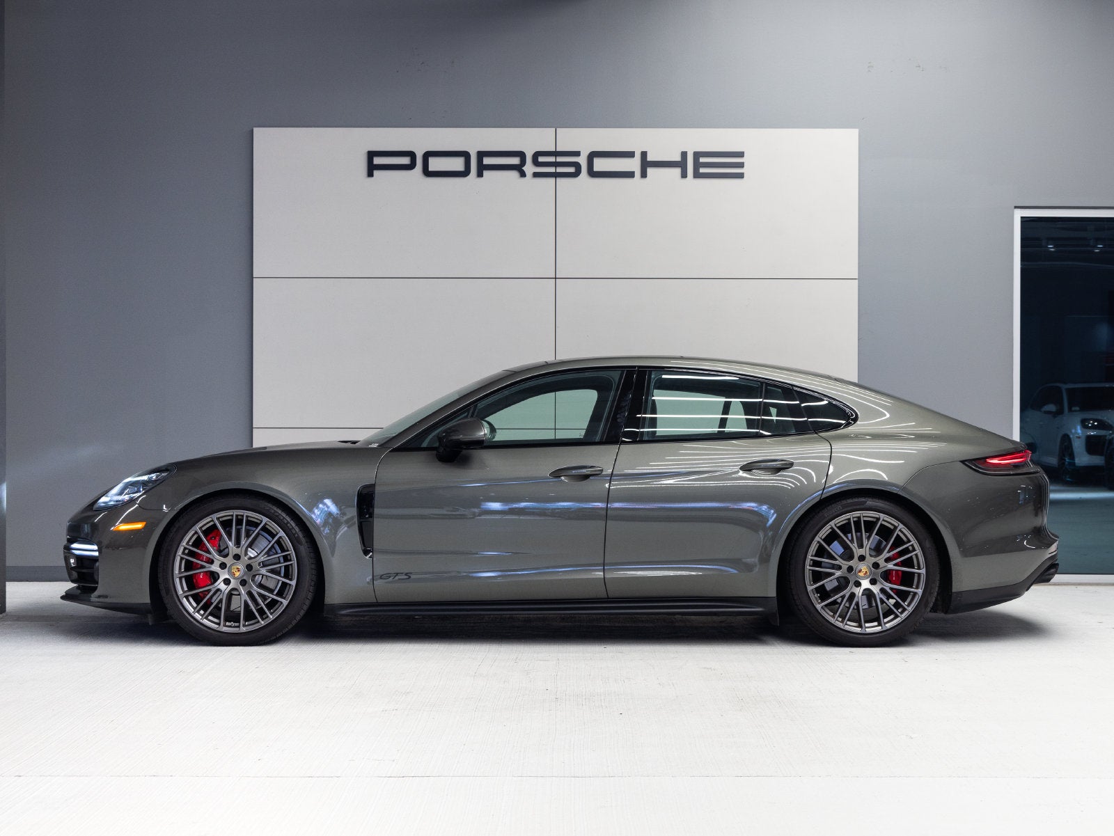 2023 Porsche Panamera Panamera GTS