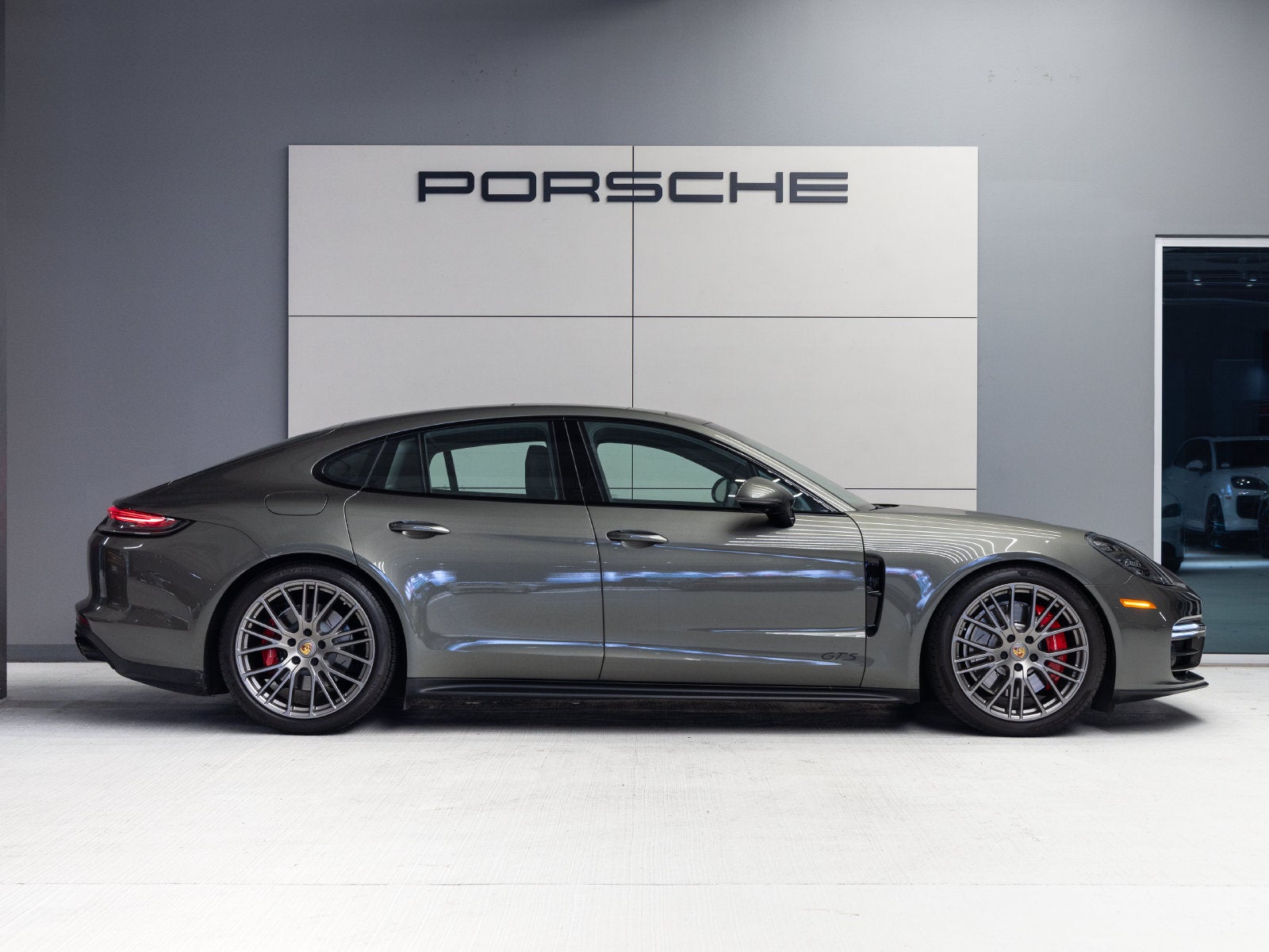 2023 Porsche Panamera Panamera GTS