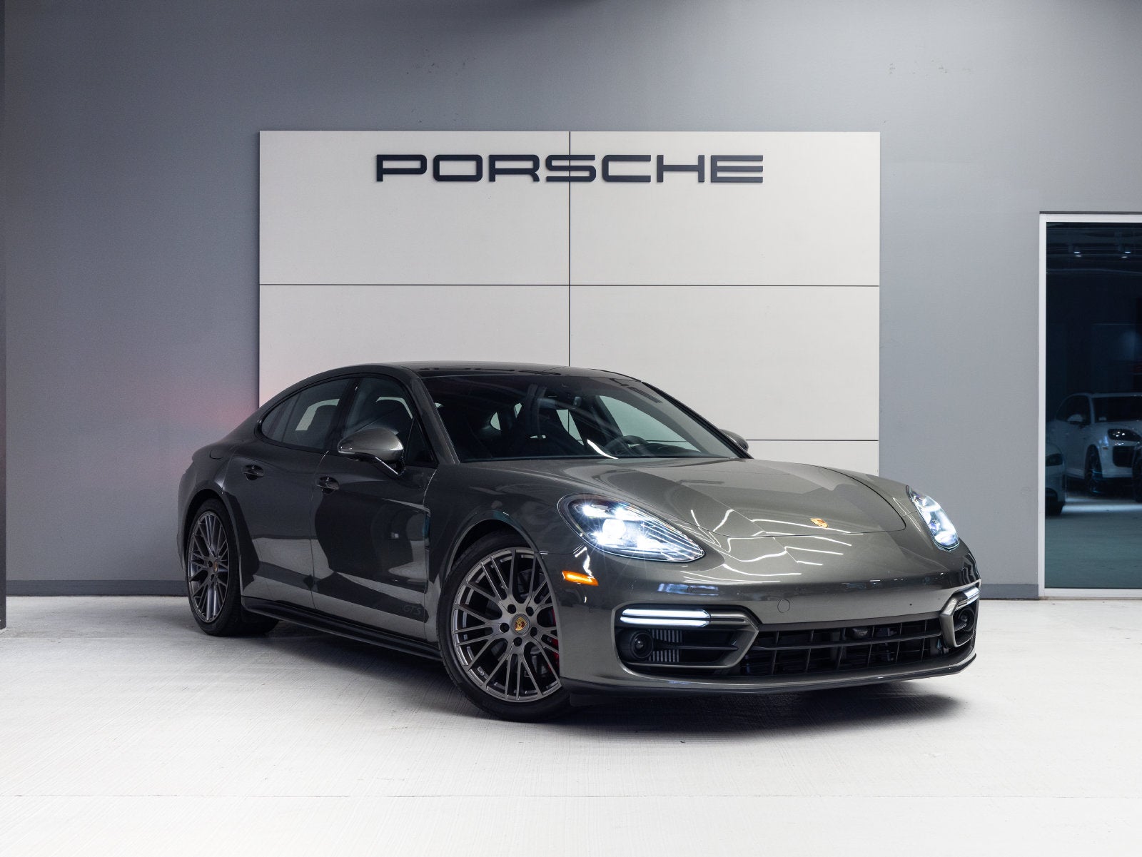 2023 Porsche Panamera Panamera GTS