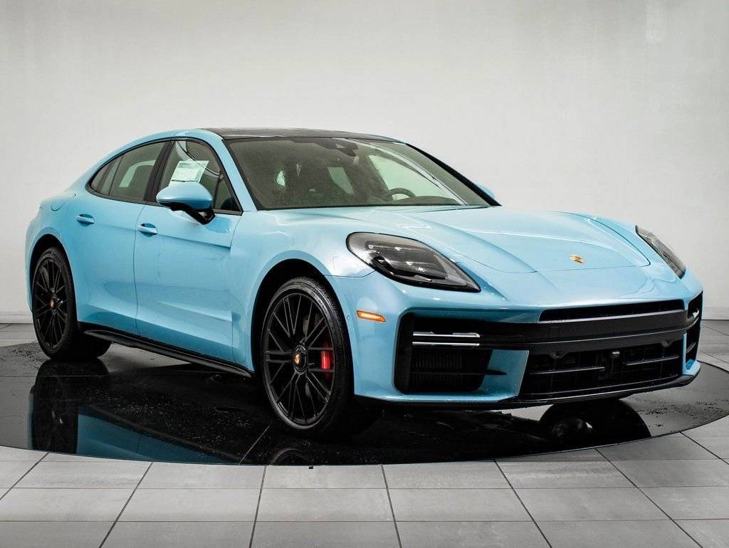 2026 Porsche Panamera Panamera GTS