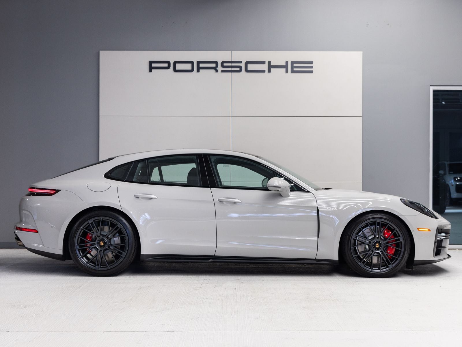 2026 Porsche Panamera Panamera GTS