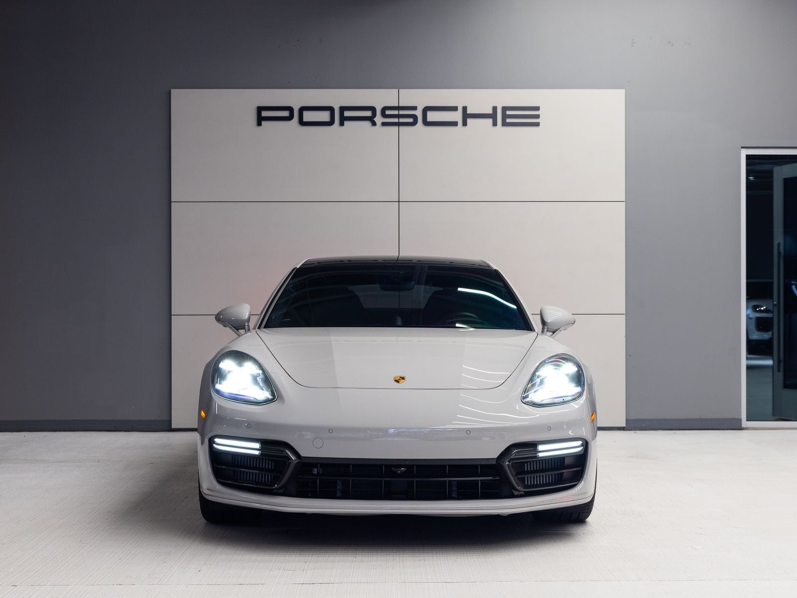 2022 Porsche Panamera Panamera Turbo S E-Hybrid
