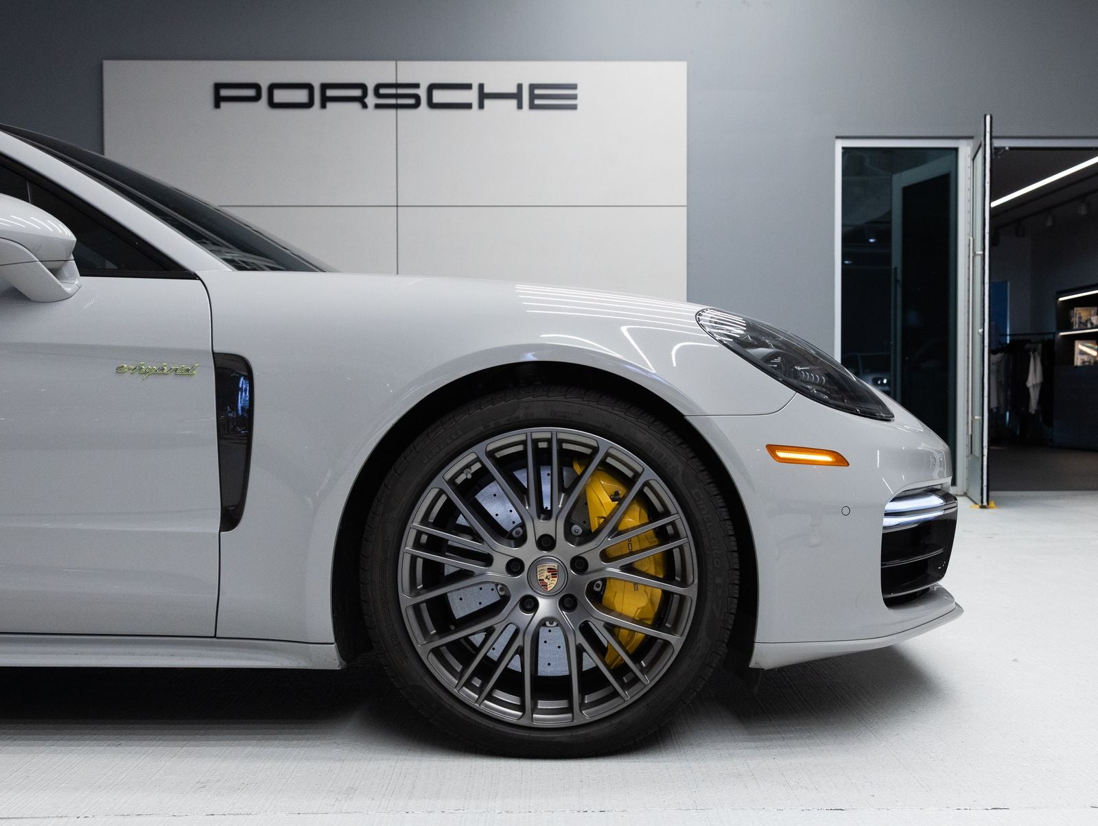2022 Porsche Panamera Panamera Turbo S E-Hybrid