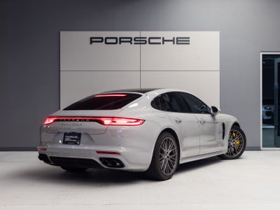 2022 Porsche Panamera Panamera Turbo S E-Hybrid