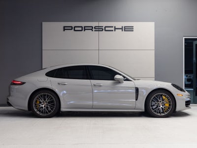 2022 Porsche Panamera Panamera Turbo S E-Hybrid