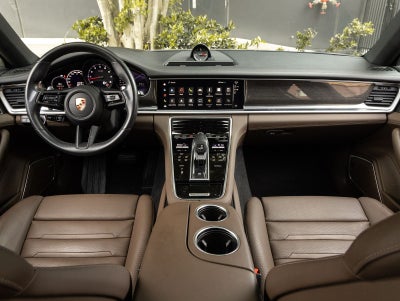 2023 Porsche Panamera 4 Platinum Edition