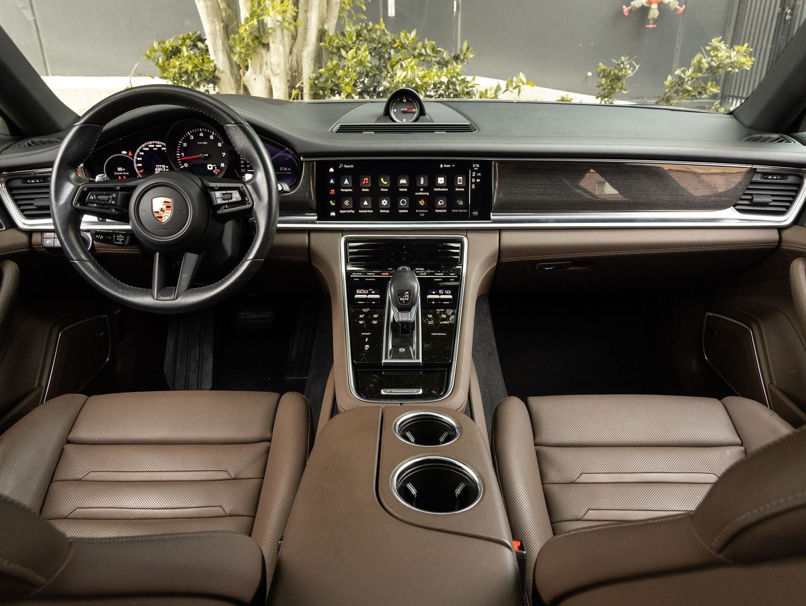 2023 Porsche Panamera 4 Platinum Edition