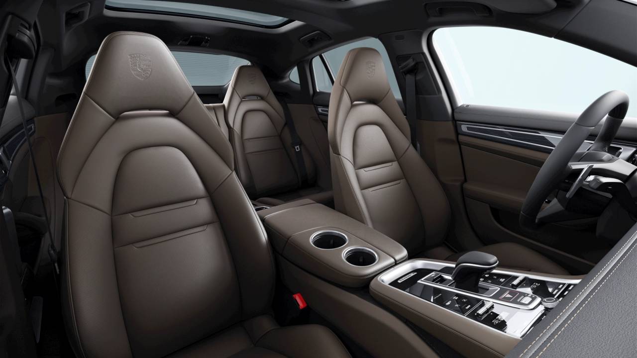 2023 Porsche Panamera 4 Platinum Edition