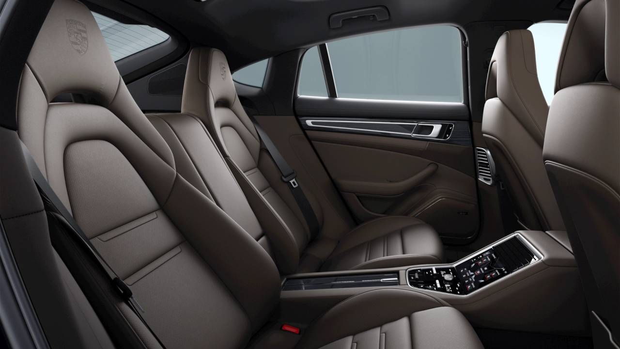 2023 Porsche Panamera 4 Platinum Edition