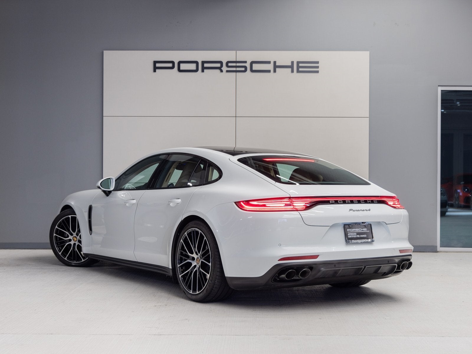 2023 Porsche Panamera Panamera 4 Platinum Edition (MY23)