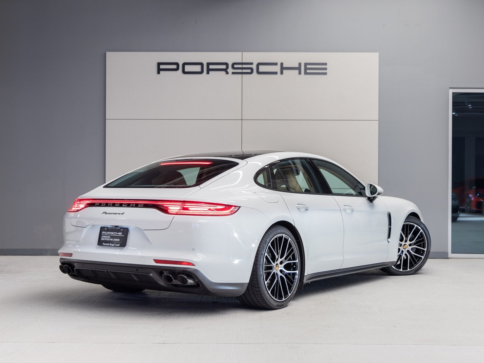 2023 Porsche Panamera Panamera 4 Platinum Edition (MY23)