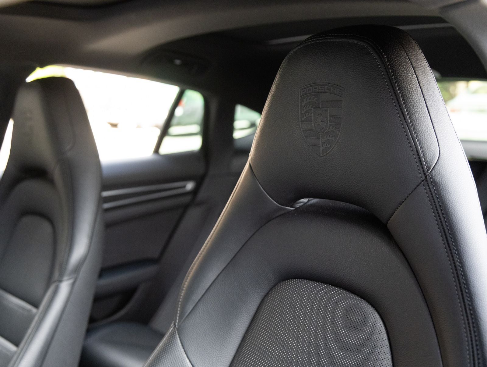 2023 Porsche Panamera 4 Platinum Edition