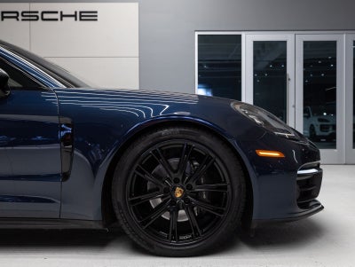 2023 Porsche Panamera 4 Platinum Edition