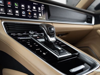 2023 Porsche Panamera 4 Platinum Edition