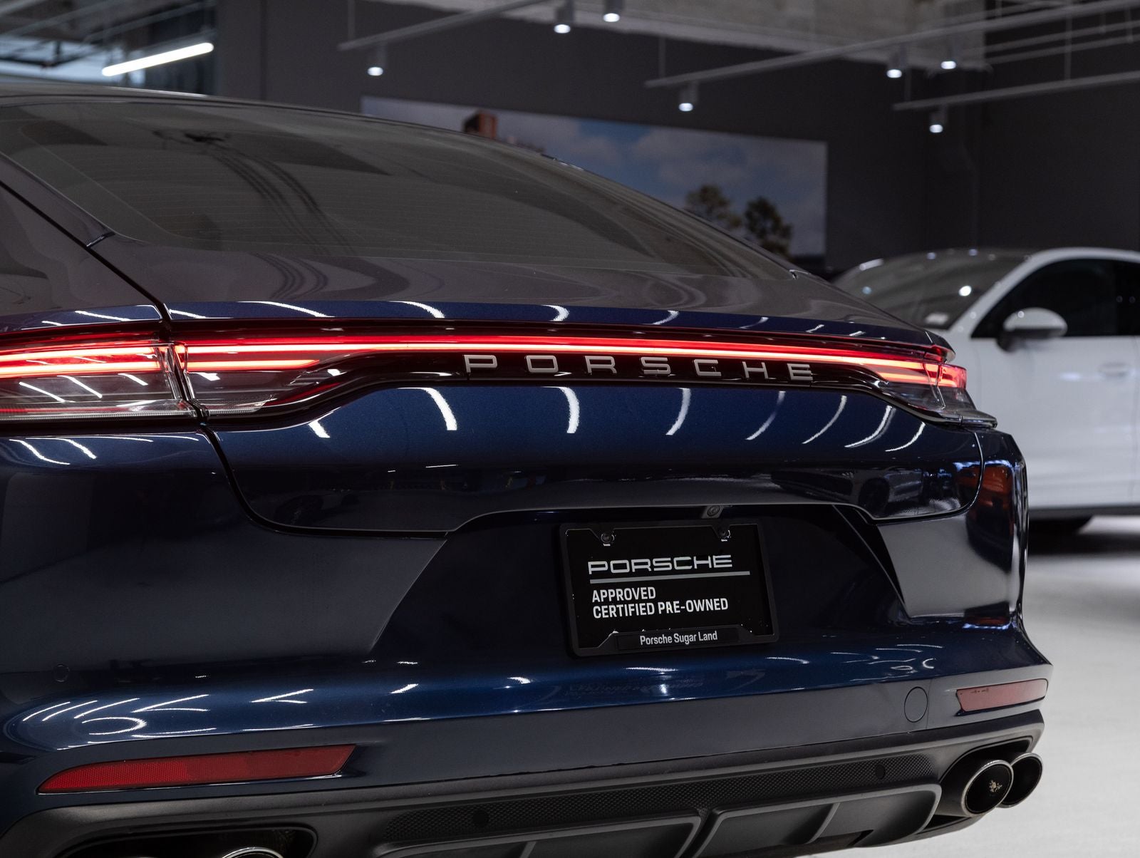 2023 Porsche Panamera 4 Platinum Edition